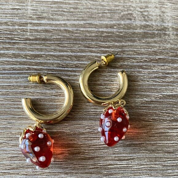 Strawberry earrings M156 - Picture 3 of 3